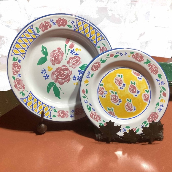 Enamelware 12 pc Giverny 6 Dinner & 6 Salad Plates EUC - Picture 1 of 9